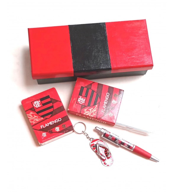 Kit Torcedor Flamengo na caixa com 02 Baralhos +caneta+chaveiro